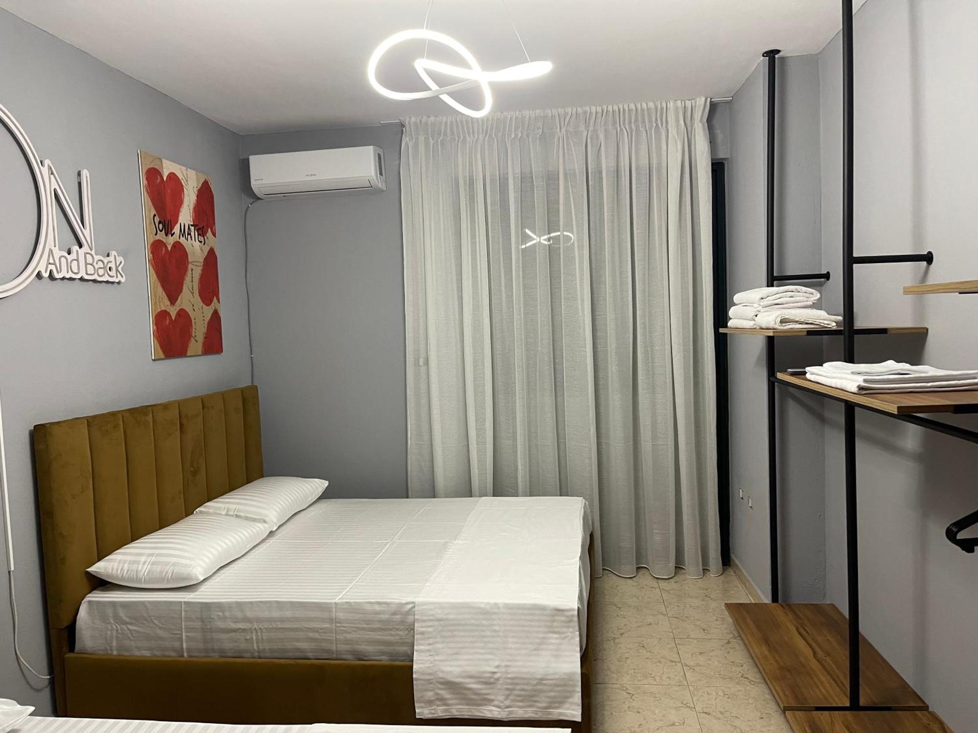 Super House 2 Blloku - 3 * Tirana