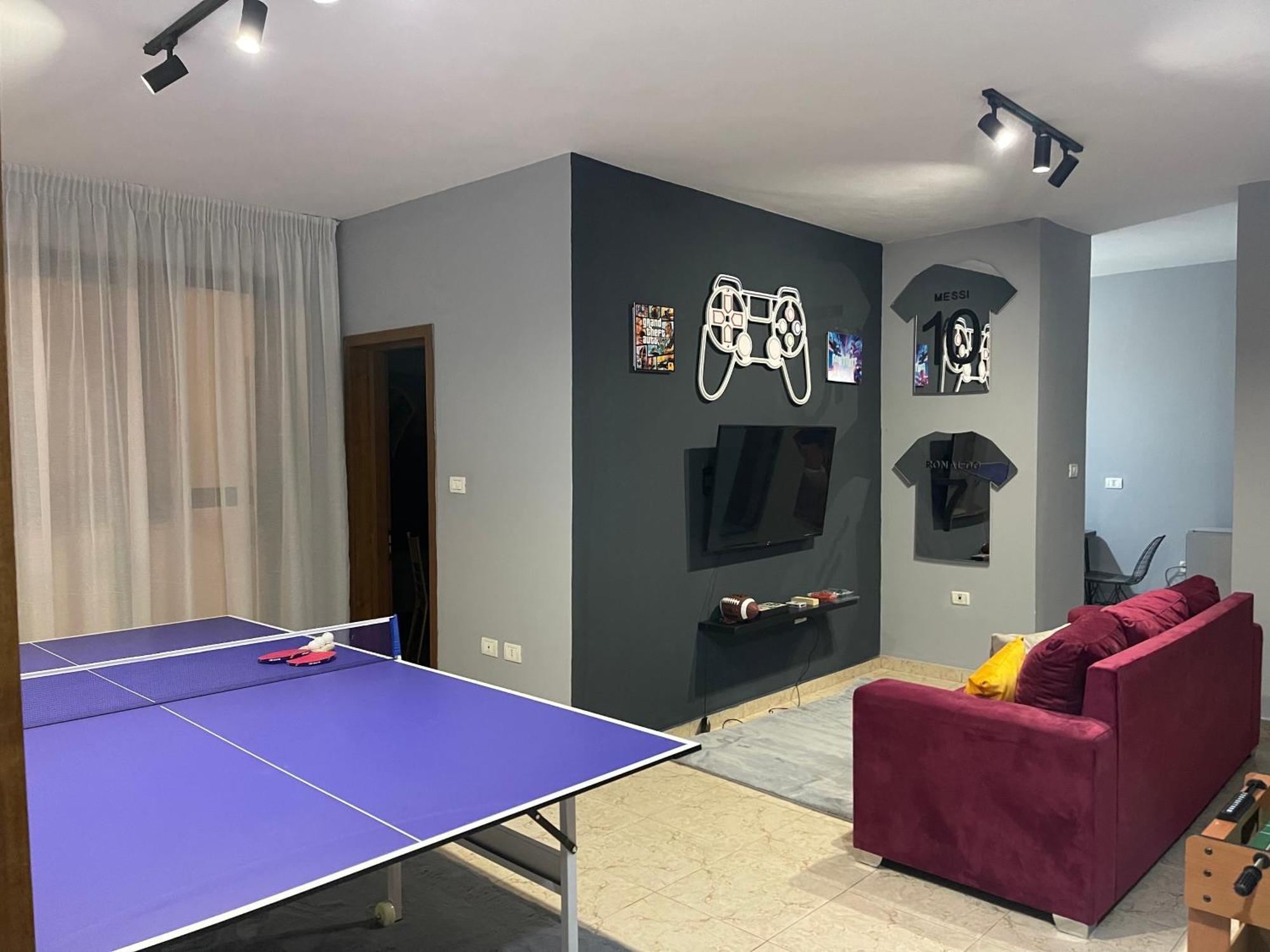Super House 2 Blloku - 3 * Tirana